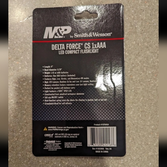 Smith & Wesson M&P Delta Force CS 1xAAA 125 Lumen Flashlight with 4 Modes - Picture 2 of 3